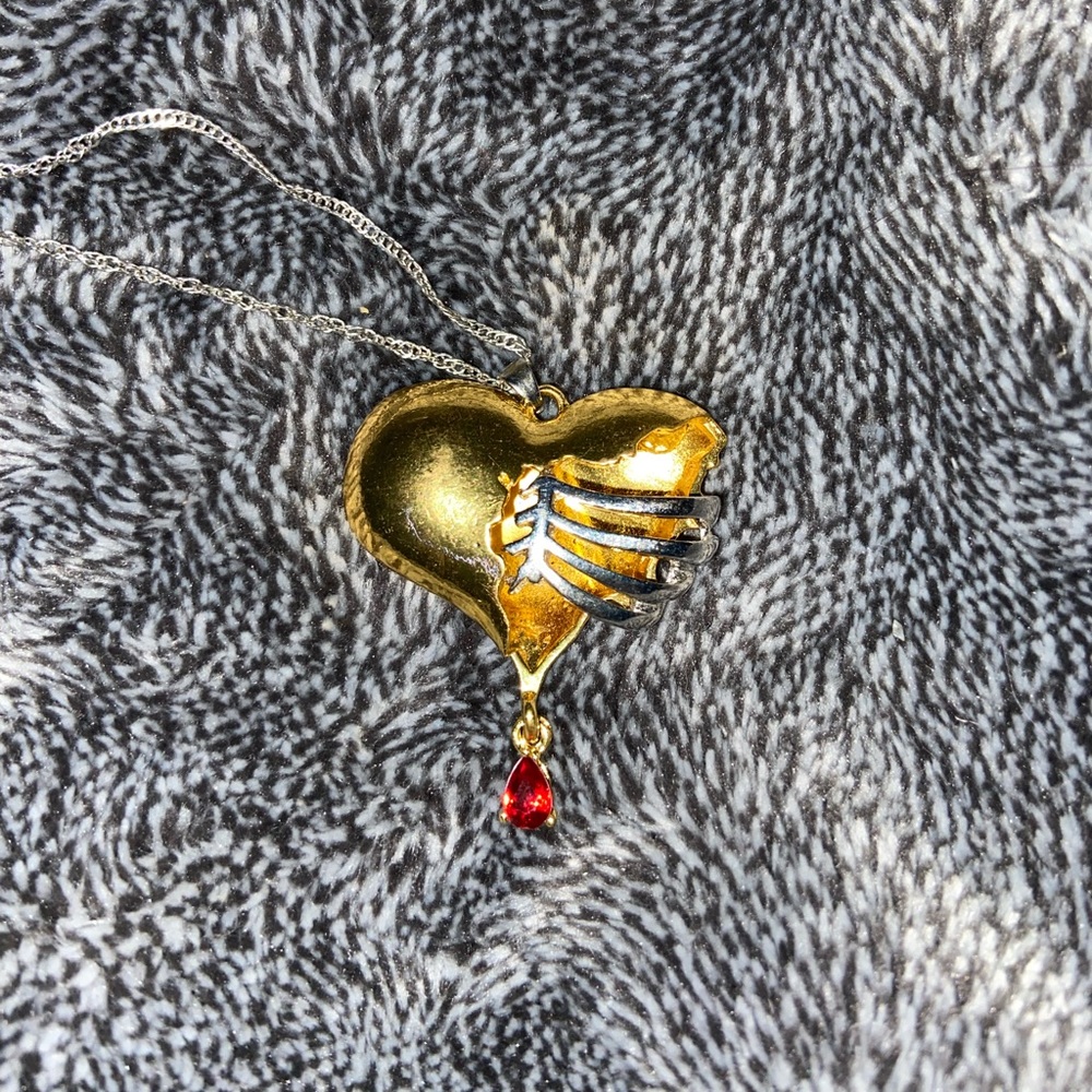 broken heart neckless